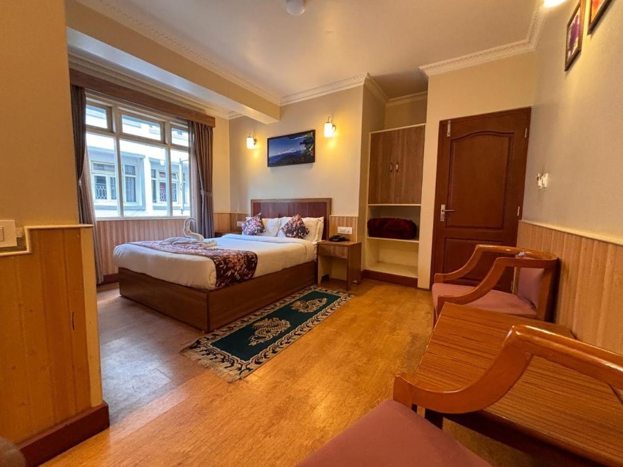 Serenity Taksa Palace Hotel Darjeeling  Exterior foto